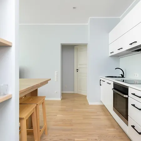 Roosikrantsi Elegant Retreat Near Old Town - Heart Tallinn