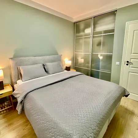 Apartment Roosikrantsi Elegant Retreat Near Old Town - Heart Tallinn