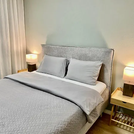 Roosikrantsi Elegant Retreat Near Old Town - Heart 公寓 *