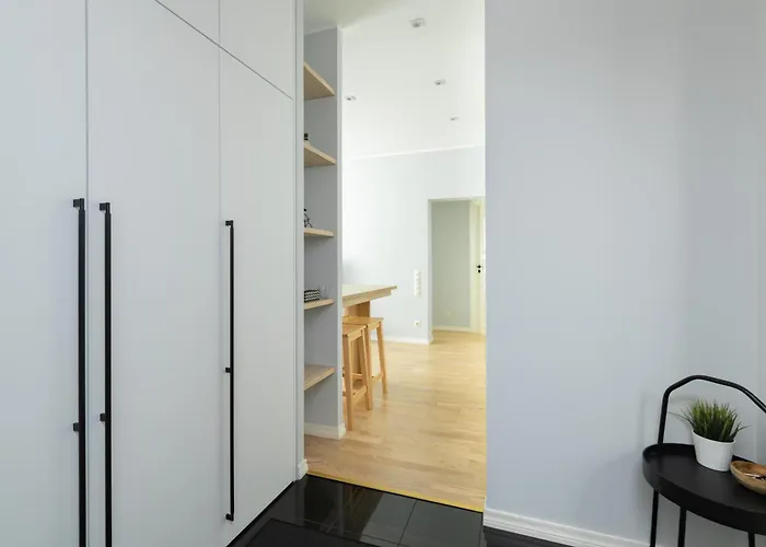 Roosikrantsi Elegant Retreat Near Old Town - Heart 公寓 *