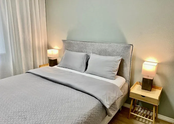 Roosikrantsi Elegant Retreat Near Old Town - Heart 公寓 *