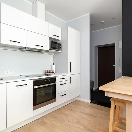 Roosikrantsi Elegant Retreat Near Old Town - Heart Апартаменты